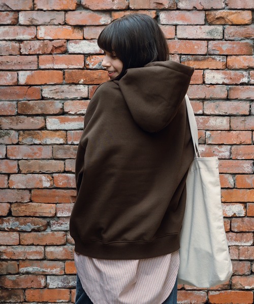 MUHET(ミュエータ)の「裏起毛シンプルフードパーカー(パーカー・レディース・ホワイト/グリーン/ダークブラウン・SMALL/MEDIUM/LARGE)」の14枚目の写真