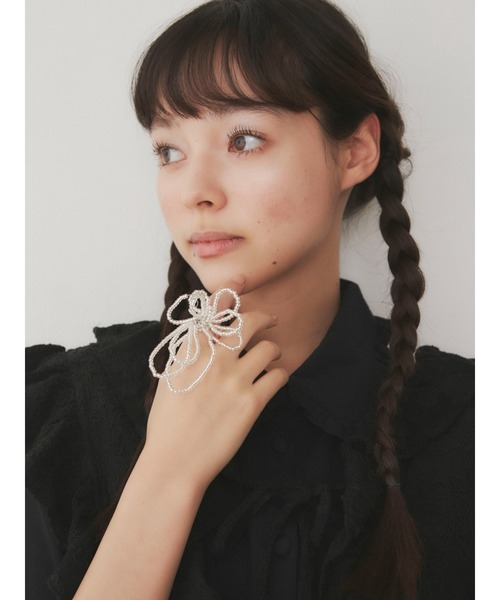 merry jenny（メリージェニー）の「floral beads ring（リング・レディース・グレー/クリア・FREE）」の3枚目の写真