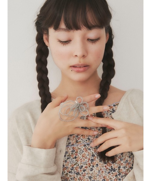 merry jenny（メリージェニー）の「floral beads ring（リング・レディース・グレー/クリア・FREE）」の8枚目の写真