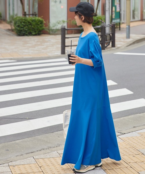 forksy.（フォルクシー）の「【forksy.】カットパフスリーブマーメードマキシワンピース（ワンピース・レディース・ブラック/ブルー/オートミール・FREE）」の17枚目の写真