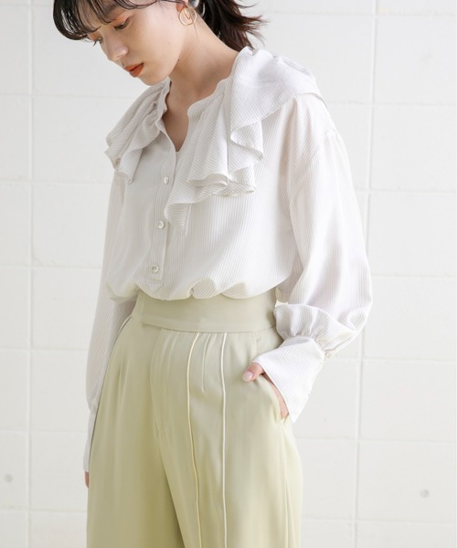 Eimee Law（エイミーロウ）の「フリルカラー ストライプBL（シャツ/ブラウス・レディース・オフホワイト/ブルー/ライトブラウン・38）」の18枚目の写真