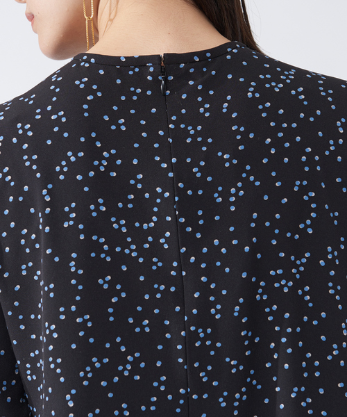 qualite(カリテ)の「ドットパネルギャザーワンピース(ワンピース・レディース・ドット・フリー)」の4枚目の写真