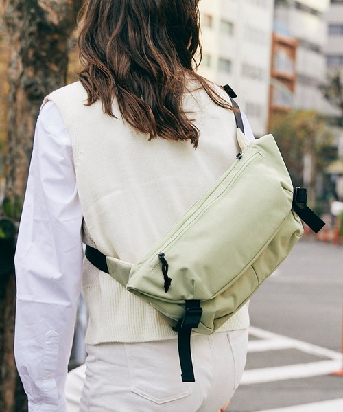 wdl.（ワームデザインラボ）の「TABLET COMPACT SLING（メッセンジャーバッグ・メンズ・ブラック/ベージュ/ネイビー/バーガンディー・FREE）」の20枚目の写真