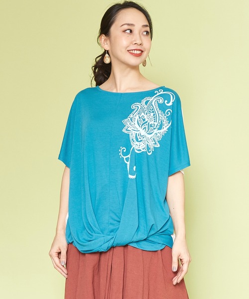 チャイハネ（チャイハネ）の「【チャイハネ】ロータスプリントトップス（Tシャツ/カットソー・レディース・ホワイト/ブラウン/レッド/ブルー・FREE）」の3枚目の写真