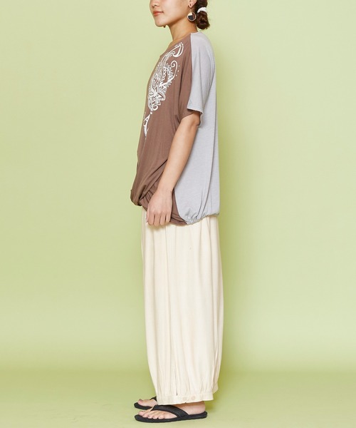 チャイハネ（チャイハネ）の「【チャイハネ】ロータスプリントトップス（Tシャツ/カットソー・レディース・ホワイト/ブラウン/レッド/ブルー・FREE）」の10枚目の写真