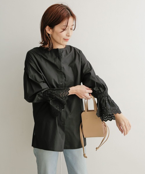 URBAN RESEARCH DOORS（アーバンリサーチドアーズ）の「スカラップスリーブブラウス（シャツ/ブラウス・レディース・オフホワイト/ブラック・1）」の9枚目の写真