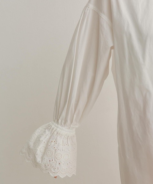 URBAN RESEARCH DOORS（アーバンリサーチドアーズ）の「スカラップスリーブブラウス（シャツ/ブラウス・レディース・オフホワイト/ブラック・1）」の7枚目の写真