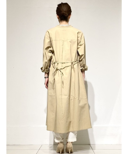 GAP（ギャップ）の「Free＆Flow マキシシャツワンピース（ワンピース・レディース・ベージュ/ホワイト/ホワイト×ブルー・S/M/XXS/XS）」の8枚目の写真