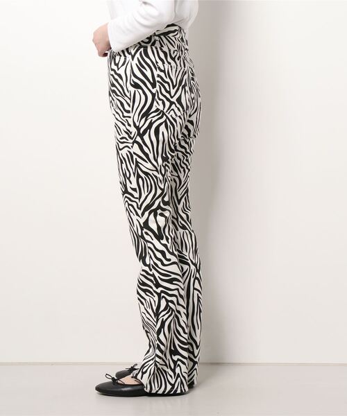 ENVYM（アンビー）の「ゼブラプリントストレートＰＴ（その他パンツ・レディース・ブラック/グリーン・S/M）」の17枚目の写真