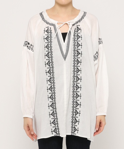LEPSIM（レプシィム）の「刺繍スキッパーブラウス 274467