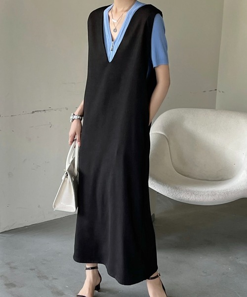 emi+（エミプラス）の「バックスリット ノースリーブVネックワンピース（ジャンパースカート・レディース・ベージュ/ライトグリーン/アイボリー/ライトブラウン/ブラック・FREE）」の3枚目の写真