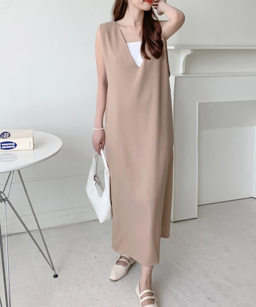 emi+（エミプラス）の「バックスリット ノースリーブVネックワンピース（ジャンパースカート・レディース・ベージュ/ライトグリーン/アイボリー/ライトブラウン/ブラック・FREE）」の13枚目の写真