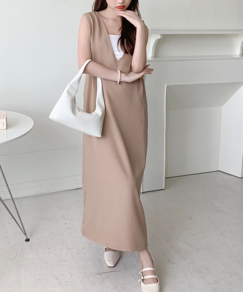 emi+（エミプラス）の「バックスリット ノースリーブVネックワンピース（ジャンパースカート・レディース・ベージュ/ライトグリーン/アイボリー/ライトブラウン/ブラック・FREE）」の14枚目の写真