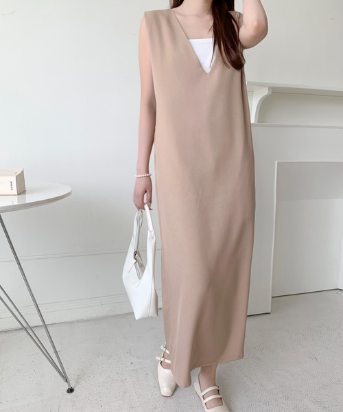 emi+（エミプラス）の「バックスリット ノースリーブVネックワンピース（ジャンパースカート・レディース・ベージュ/ライトグリーン/アイボリー/ライトブラウン/ブラック・FREE）」の16枚目の写真