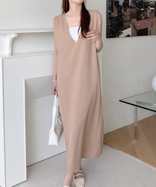 emi+（エミプラス）の「バックスリット ノースリーブVネックワンピース（ジャンパースカート・レディース・ベージュ/ライトグリーン/アイボリー/ライトブラウン/ブラック・FREE）」の17枚目の写真