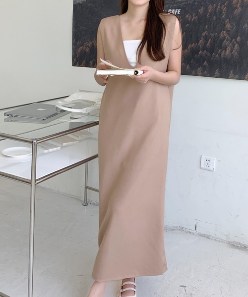 emi+（エミプラス）の「バックスリット ノースリーブVネックワンピース（ジャンパースカート・レディース・ベージュ/ライトグリーン/アイボリー/ライトブラウン/ブラック・FREE）」の18枚目の写真