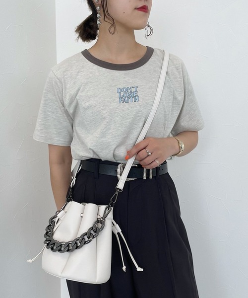 PAGEBOY（ページボーイ）の「フラワーチェーンポシェット（ショルダーバッグ・レディース・ブラック/オフホワイト/グリーン系その他・FREE）」の4枚目の写真