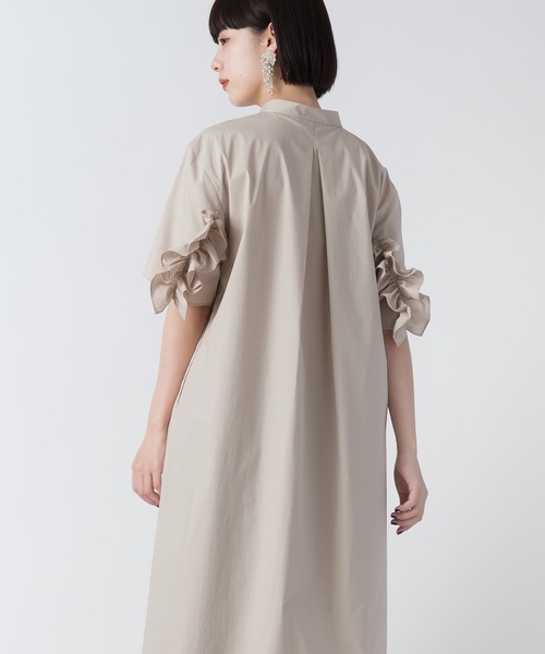 La SRIC（ラスリック）の「La SRIC / 半袖バックフリルOP（ワンピース・レディース・ベージュ/グリーン/ブルー・38）」の8枚目の写真