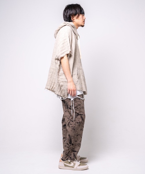 EFFECTEN(エフェクテン)の「mpa2901-raminen asymmetry poncho hoodie ポンチョフーディー(ポンチョ・メンズ・オートミール・FREE)」の2枚目の写真