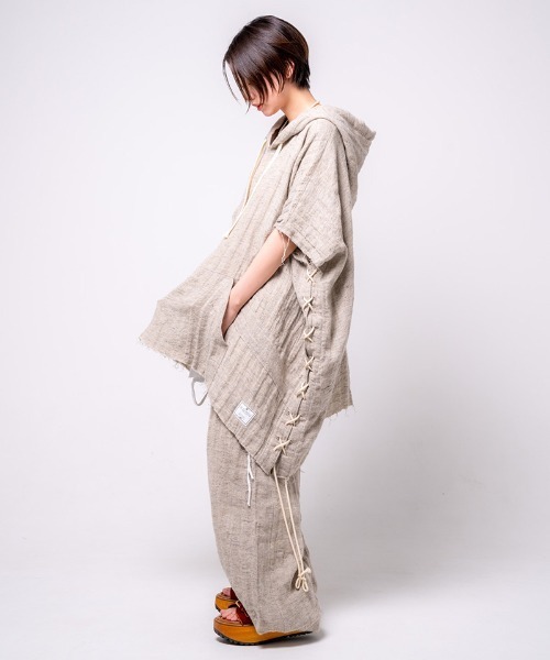 EFFECTEN(エフェクテン)の「mpa2901-raminen asymmetry poncho hoodie ポンチョフーディー(ポンチョ・メンズ・オートミール・FREE)」の16枚目の写真