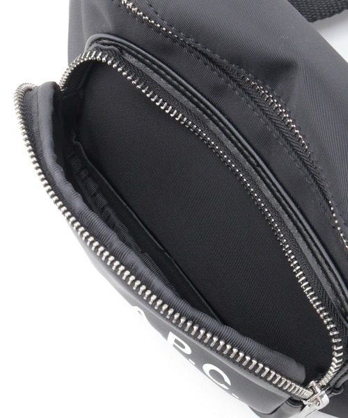 A.P.C.（アーペーセー）の「【A.P.C. / アー ペー セー】 BANANE CAMDEN ウエストバック（ショルダーバッグ・メンズ・ブラック・FREE）」の9枚目の写真