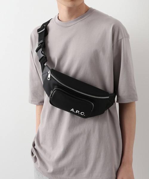 A.P.C.（アーペーセー）の「【A.P.C. / アー ペー セー】 BANANE CAMDEN ウエストバック（ショルダーバッグ・メンズ・ブラック・FREE）」の3枚目の写真