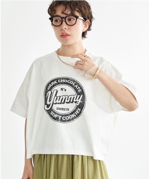 earth music&ecology(アースミュージックアンドエコロジー)の「yummy ショートTシャツ(Tシャツ/カットソー・レディース・チャコールグレー/オフホワイト/サックスブルー/ラベンダー・FREE)」の2枚目の写真