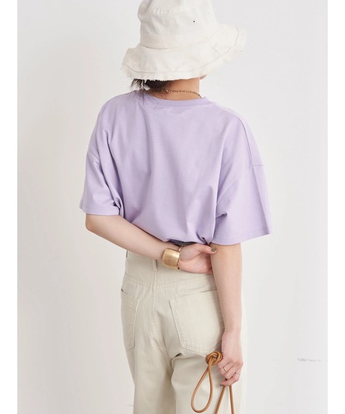 earth music&ecology(アースミュージックアンドエコロジー)の「yummy ショートTシャツ(Tシャツ/カットソー・レディース・チャコールグレー/オフホワイト/サックスブルー/ラベンダー・FREE)」の13枚目の写真