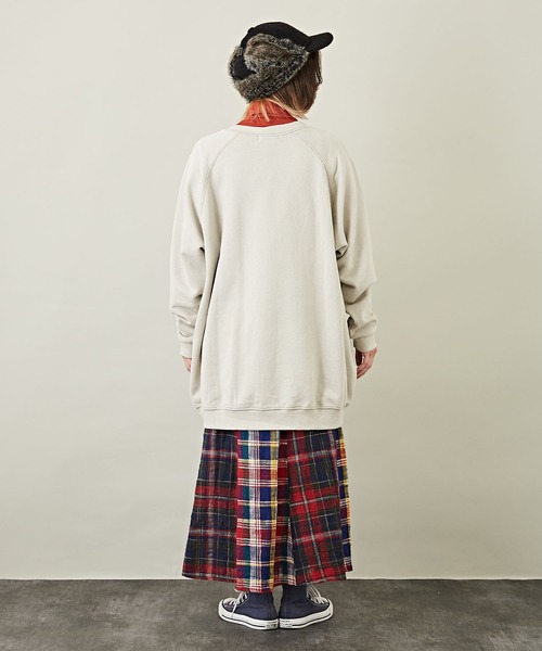 CUBE SUGAR（キューブシュガー）の「WEB限定スウェット配色ステッチ長袖カーディガン（カーディガン/ボレロ・レディース・パープル/ブラック/グレイッシュベージュ・M）」の4枚目の写真