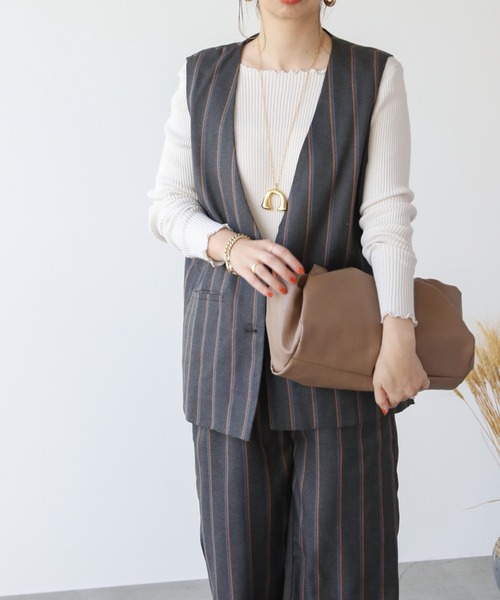 frames RAY CASSIN（フレームスレイカズン）の「WEB限定 ノーカラーストライプジレ セットアップ着用可（ベスト・レディース・ブラック系/グレー系・FREE）」の12枚目の写真