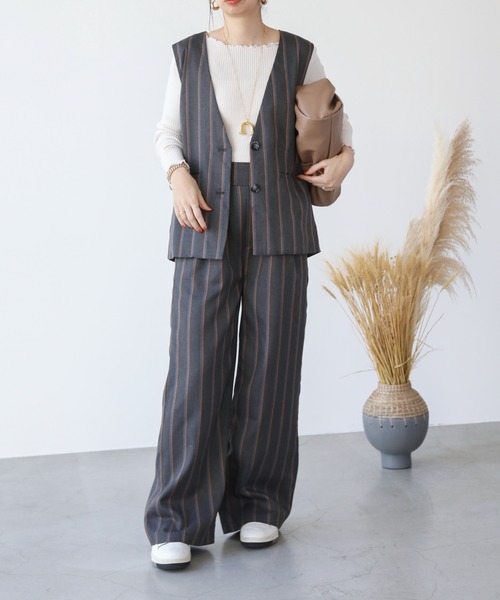 frames RAY CASSIN（フレームスレイカズン）の「WEB限定 ノーカラーストライプジレ セットアップ着用可（ベスト・レディース・ブラック系/グレー系・FREE）」の14枚目の写真