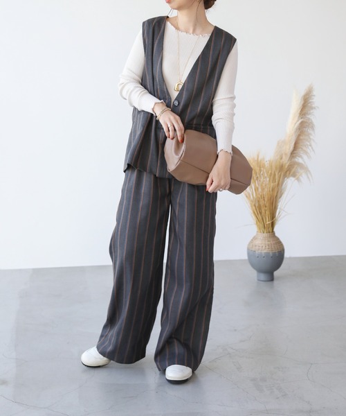 frames RAY CASSIN（フレームスレイカズン）の「WEB限定 ノーカラーストライプジレ セットアップ着用可（ベスト・レディース・ブラック系/グレー系・FREE）」の16枚目の写真