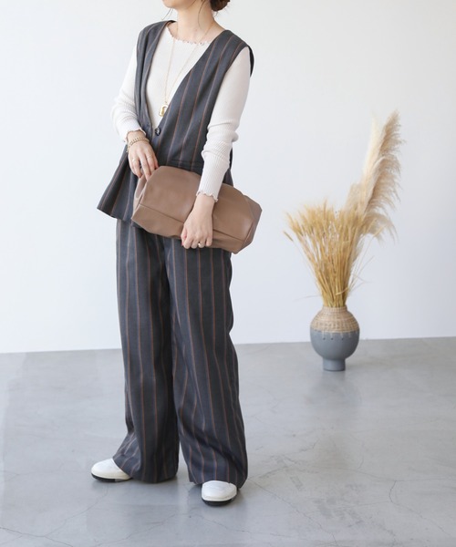frames RAY CASSIN（フレームスレイカズン）の「WEB限定 ノーカラーストライプジレ セットアップ着用可（ベスト・レディース・ブラック系/グレー系・FREE）」の17枚目の写真