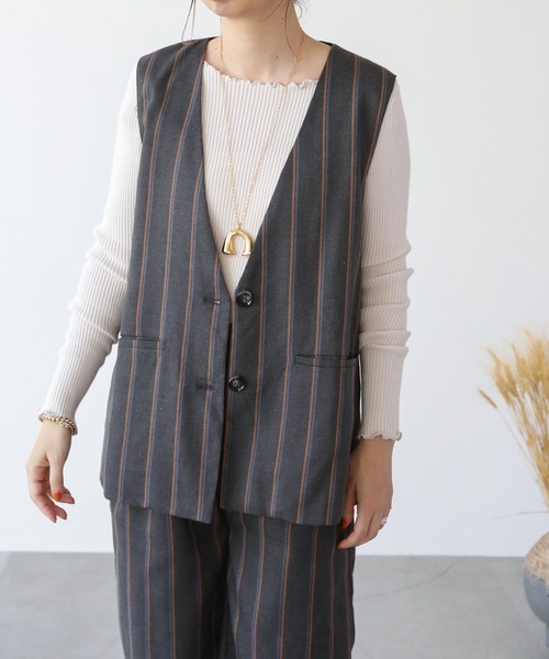 frames RAY CASSIN（フレームスレイカズン）の「WEB限定 ノーカラーストライプジレ セットアップ着用可（ベスト・レディース・ブラック系/グレー系・FREE）」の18枚目の写真