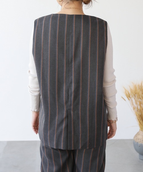 frames RAY CASSIN（フレームスレイカズン）の「WEB限定 ノーカラーストライプジレ セットアップ着用可（ベスト・レディース・ブラック系/グレー系・FREE）」の20枚目の写真