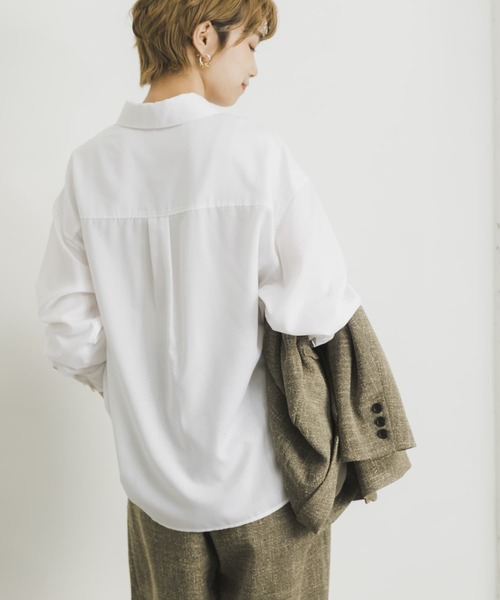 URBAN RESEARCH（アーバンリサーチ）の「パール釦シャツ（シャツ/ブラウス・レディース・ネイビー/オフホワイト/カーキ・FREE）」の6枚目の写真