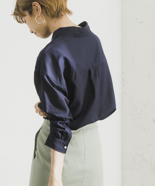 URBAN RESEARCH（アーバンリサーチ）の「パール釦シャツ（シャツ/ブラウス・レディース・ネイビー/オフホワイト/カーキ・FREE）」の21枚目の写真