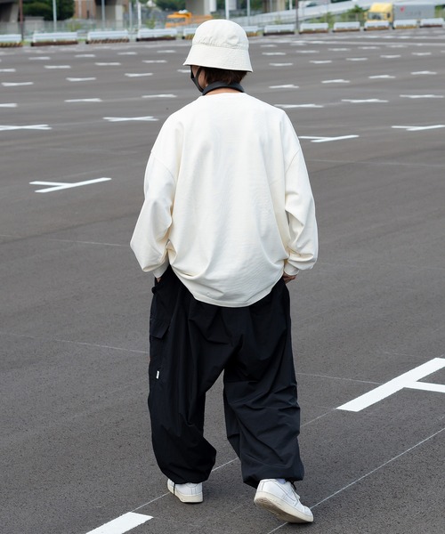 Perushu(ペルーシュ)の「ユーズドライクピグメントロンT(Tシャツ/カットソー・メンズ・ブラック/オフホワイト/ネイビー・MEDIUM/LARGE)」の6枚目の写真