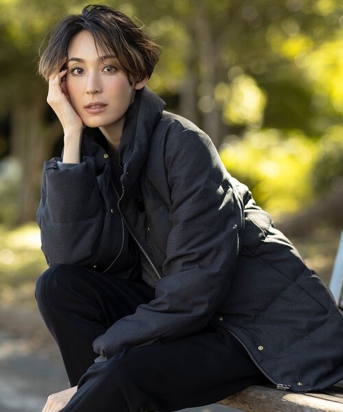 J.PRESS Ladies(J.プレス レディス)の「ハウンドトゥース&グレンチェック ショート ダウンコート(ダウンジャケット/コート・レディース・ネイビー系3/ライトグレー系3・XS)」の2枚目の写真