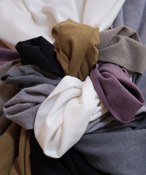 SAISON DE PAPILLON(セゾンドパピヨン)の「ウールタッチ大判マフラー(マフラー・レディース・ブラック/アイボリー/グレー/マスタード/チャコール/パープル/ブラウン・フリー)」の21枚目の写真
