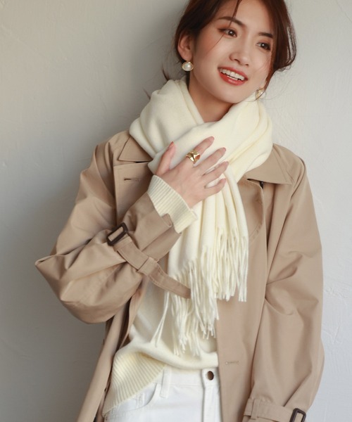 SAISON DE PAPILLON(セゾンドパピヨン)の「ウールタッチ大判マフラー(マフラー・レディース・ブラック/アイボリー/グレー/マスタード/チャコール/パープル/ブラウン・フリー)」の9枚目の写真