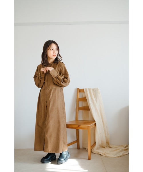 Amourire(アムリール)の「【yumiコラボ】シャツコールレイヤーシャツワンピース(シャツワンピース・レディース・チャコール/ダークブラウン・M/L)」の14枚目の写真