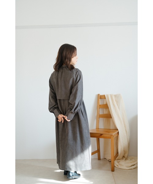 Amourire(アムリール)の「【yumiコラボ】シャツコールレイヤーシャツワンピース(シャツワンピース・レディース・チャコール/ダークブラウン・M/L)」の6枚目の写真