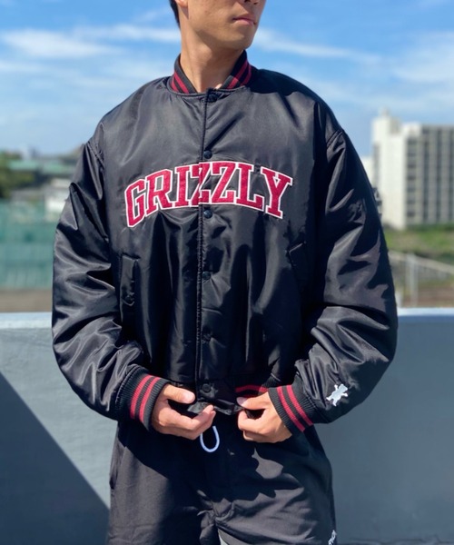 GRIZZLY(グリズリー)の「GRIZZLY/グリズリー ナイロンスタジャン カレッジロゴ/刺繍ロゴ ナイロンジャケット ブルゾン VIGR22MS1(スタジャン・メンズ・ブラック/ネイビー・L/M)」の3枚目の写真