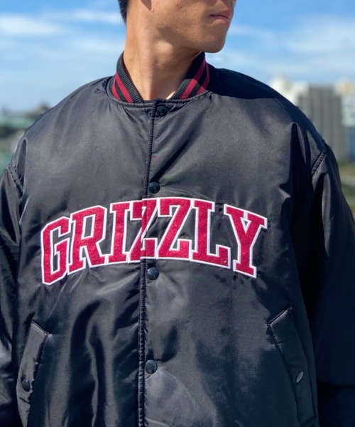 GRIZZLY(グリズリー)の「GRIZZLY/グリズリー ナイロンスタジャン カレッジロゴ/刺繍ロゴ ナイロンジャケット ブルゾン VIGR22MS1(スタジャン・メンズ・ブラック/ネイビー・L/M)」の4枚目の写真