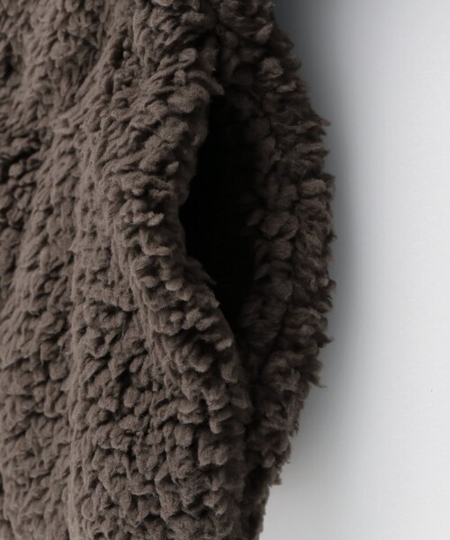 BRANSHES（ブランシェス）の「【かるふわ】ノーカラーボアジャケット（ノーカラージャケット・キッズ・ブラック/アイボリー/ブラウン・150/100/110/120/140/130）」の17枚目の写真