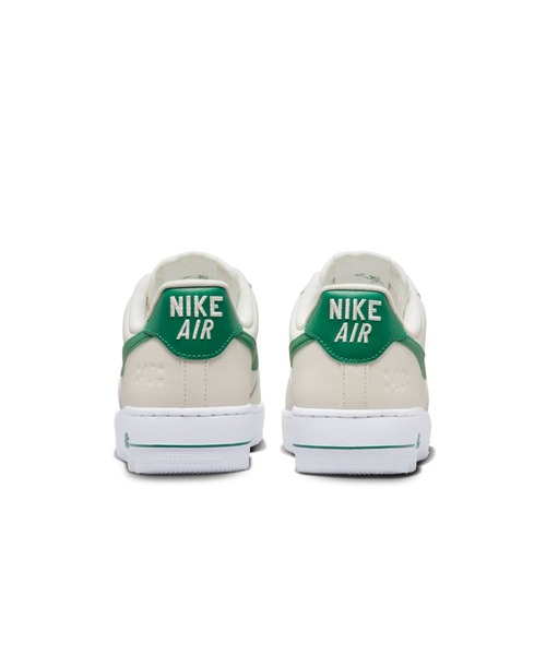 NIKE(ナイキ)の「ナイキ エア フォース 1 '07 SE 40周年 ウィメンズシューズ / Nike Air Force 1 '07 SE Women's Shoes<22.5-29cm 展開>(スニーカー・レディース・クリーム/ホワイト系その他2・27.5/28/28.5/29/26.5/27/22.5/23/23.5/24/24.5/25/25.5/26)」の13枚目の写真