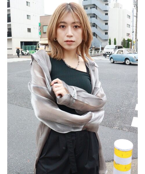 MURUA(ムルーア)の「シャイニーシアーシャツ(シャツ/ブラウス・レディース・ホワイト/グレー/ブラック/グリーン・FREE)」の15枚目の写真