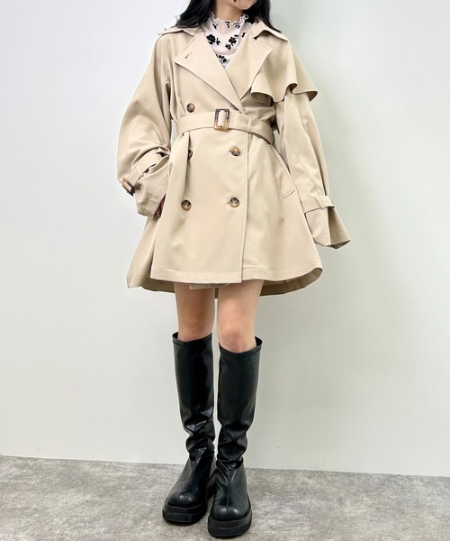 INGNI(イング)の「ケープ付ミディ丈トレンチコート/B(トレンチコート・レディース・ライトベージュ/ベージュ・M)」の14枚目の写真