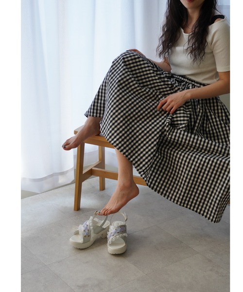 algy（アルジー）の「（ALGY） リボンフリル 厚底サンダル（サンダル・キッズ・ブラック/ホワイト・23.0cm/24.0cm/22.0cm/19.0cm/20.0cm/21.0cm）」の10枚目の写真